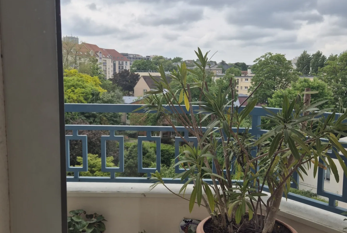 Appartement 2 pièces en résidence senior à Rueil Malmaison – Vue jardin 