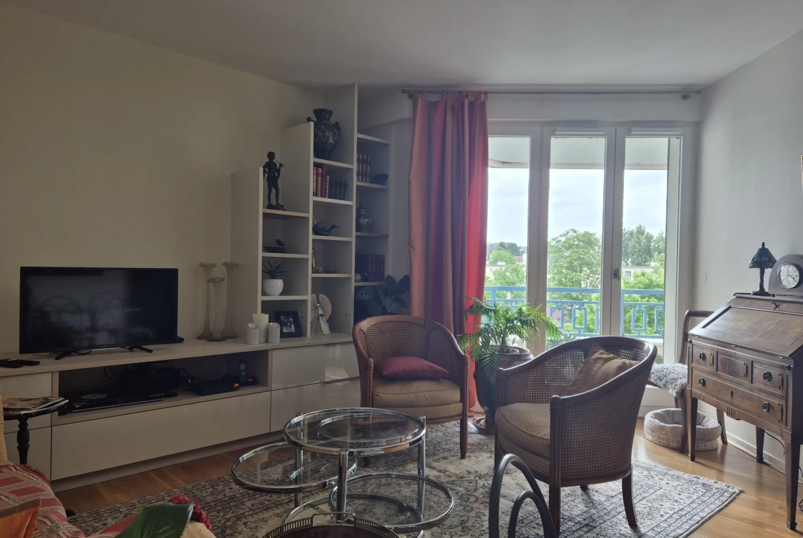Appartement 2 pièces en résidence senior à Rueil Malmaison – Vue jardin 