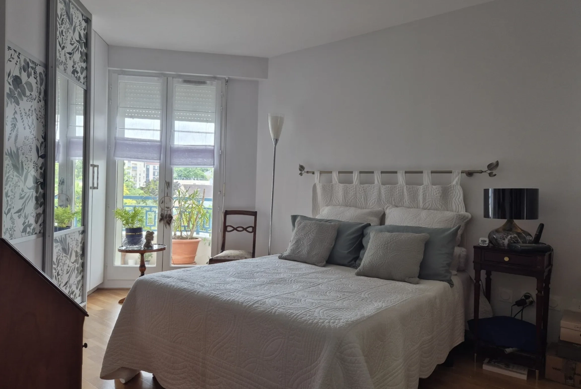 Appartement 2 pièces en résidence senior à Rueil Malmaison – Vue jardin 