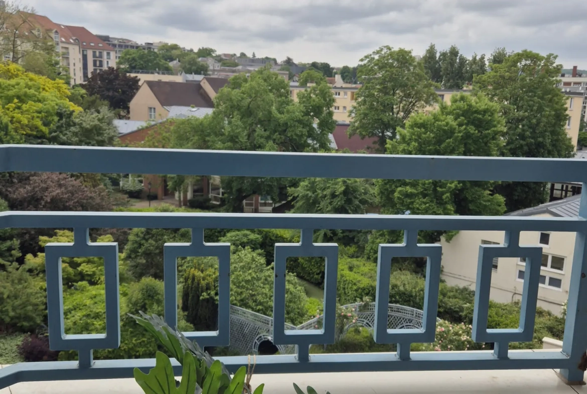 Appartement 2 pièces en résidence senior à Rueil Malmaison – Vue jardin 