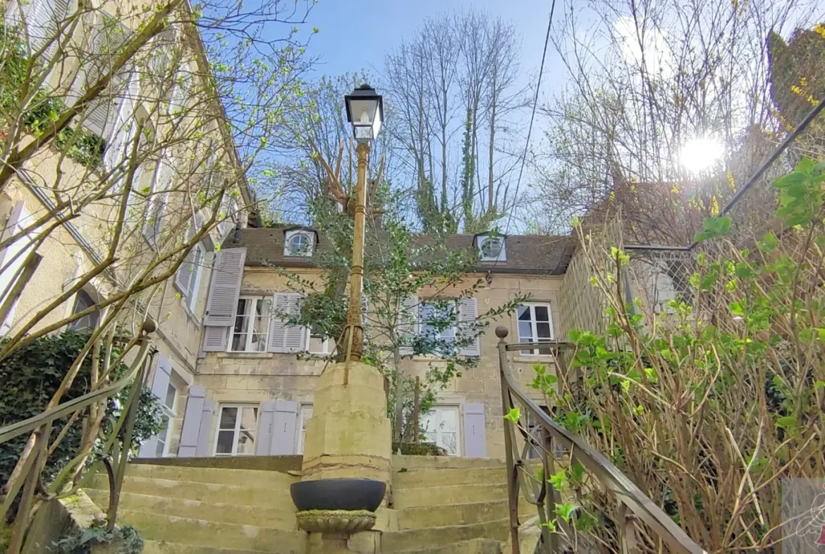 Spacieux appartement avec jardin et dépendances à Gray 