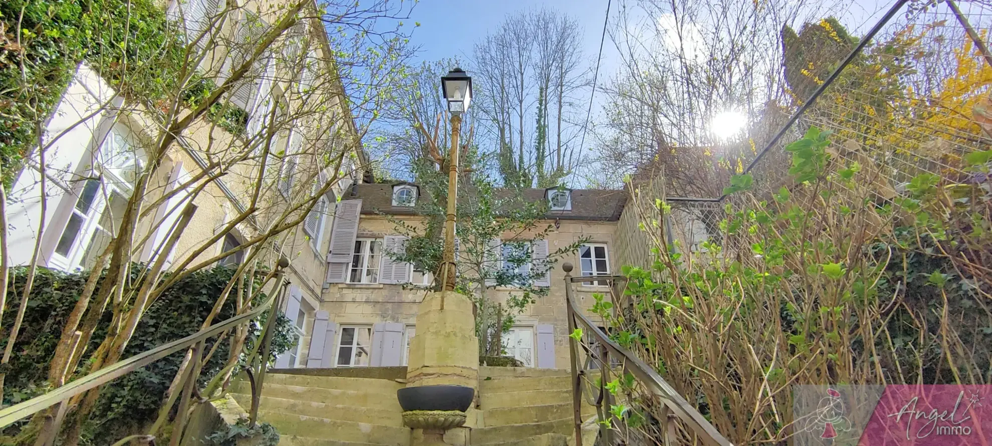 Spacieux appartement avec jardin et dépendances à Gray 