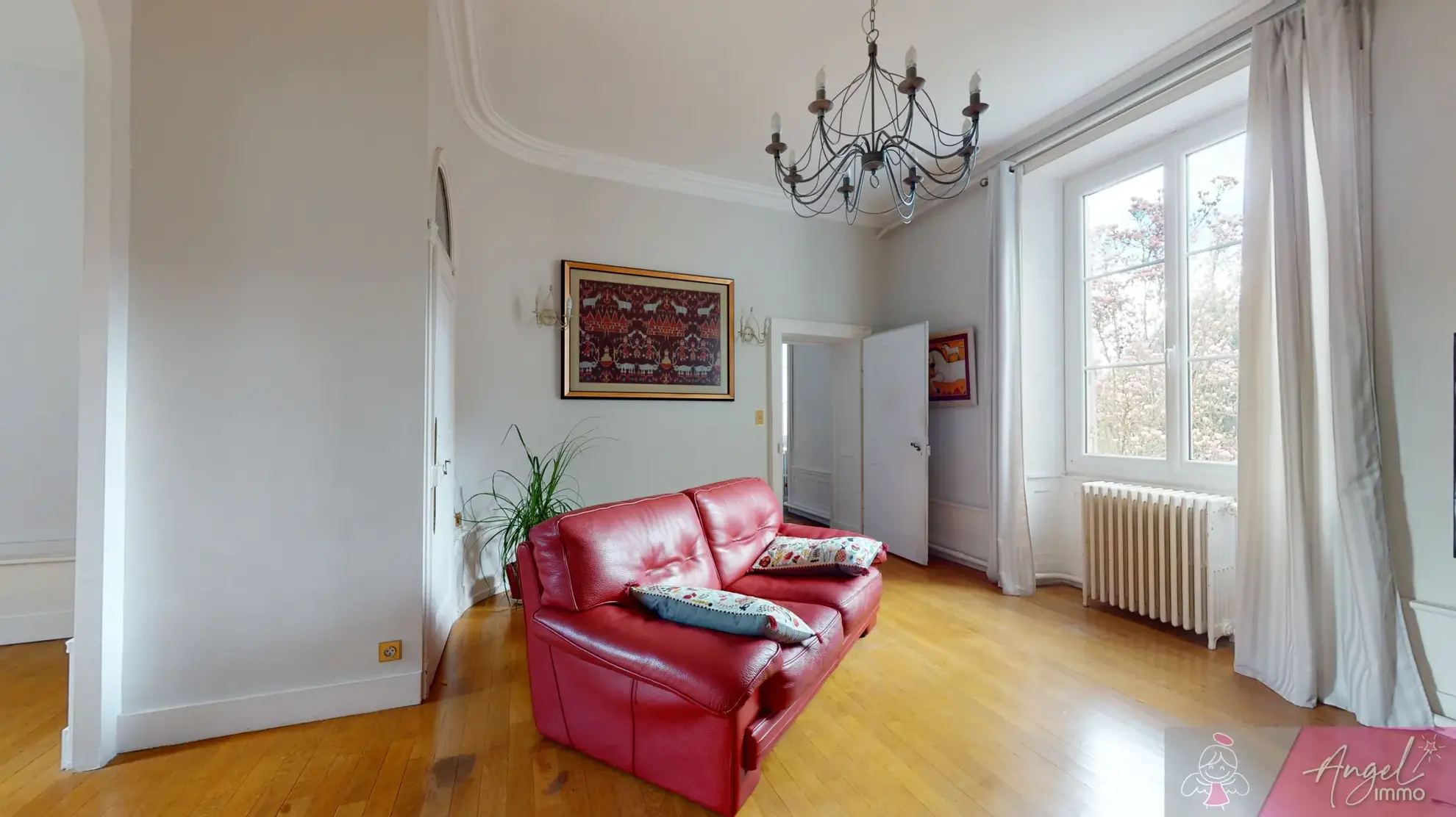 Spacieux appartement avec jardin et dépendances à Gray 
