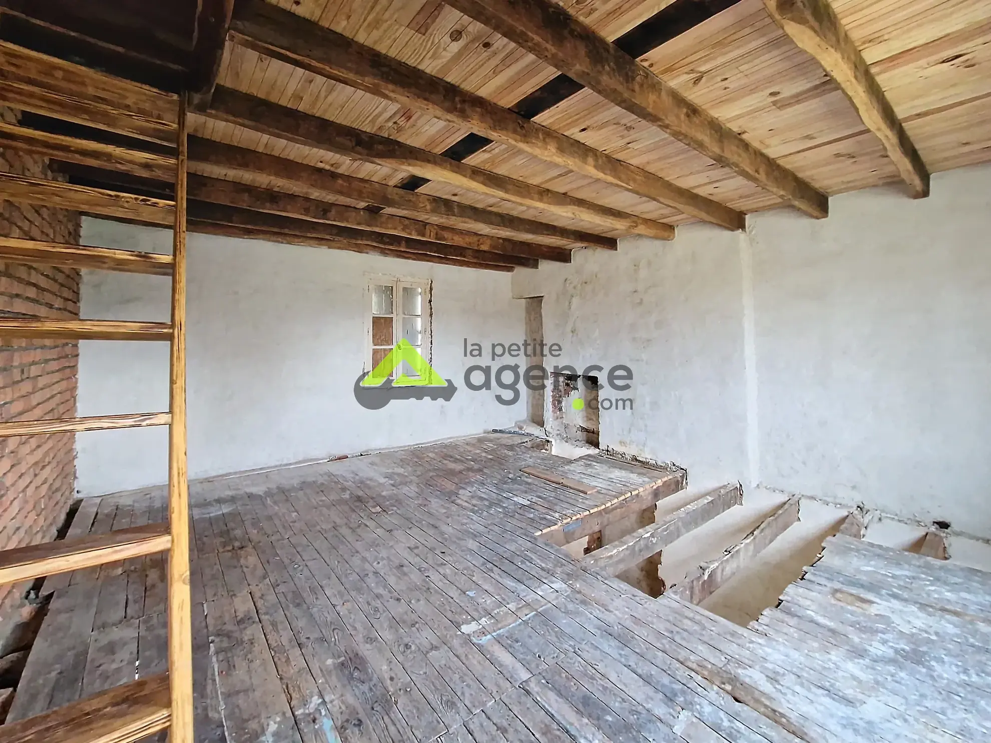 Maison 3 pièces à vendre à Lavaveix-les-Mines, terrain de 5000 m², garage 