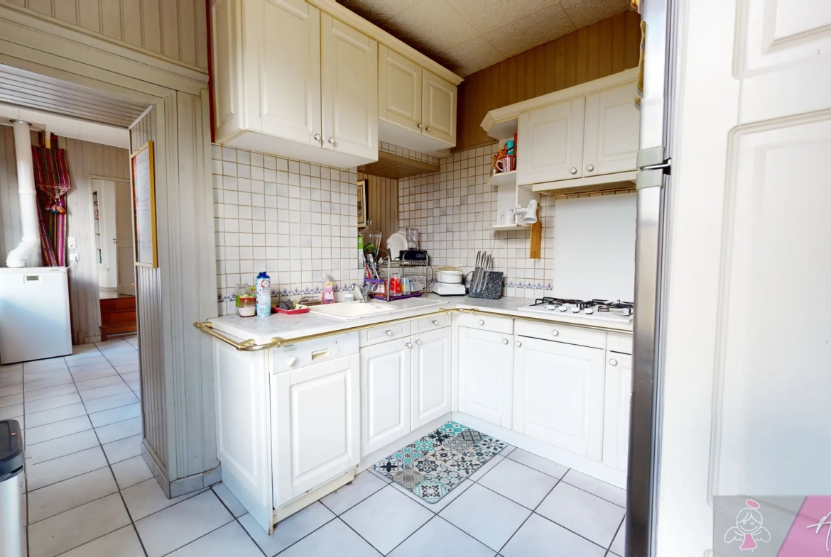 Spacieux appartement avec jardin et dépendances à Gray 
