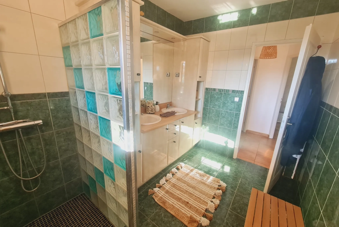 Villa de 120m² avec piscine et vue Pyrénées au Fossat près de Toulouse 