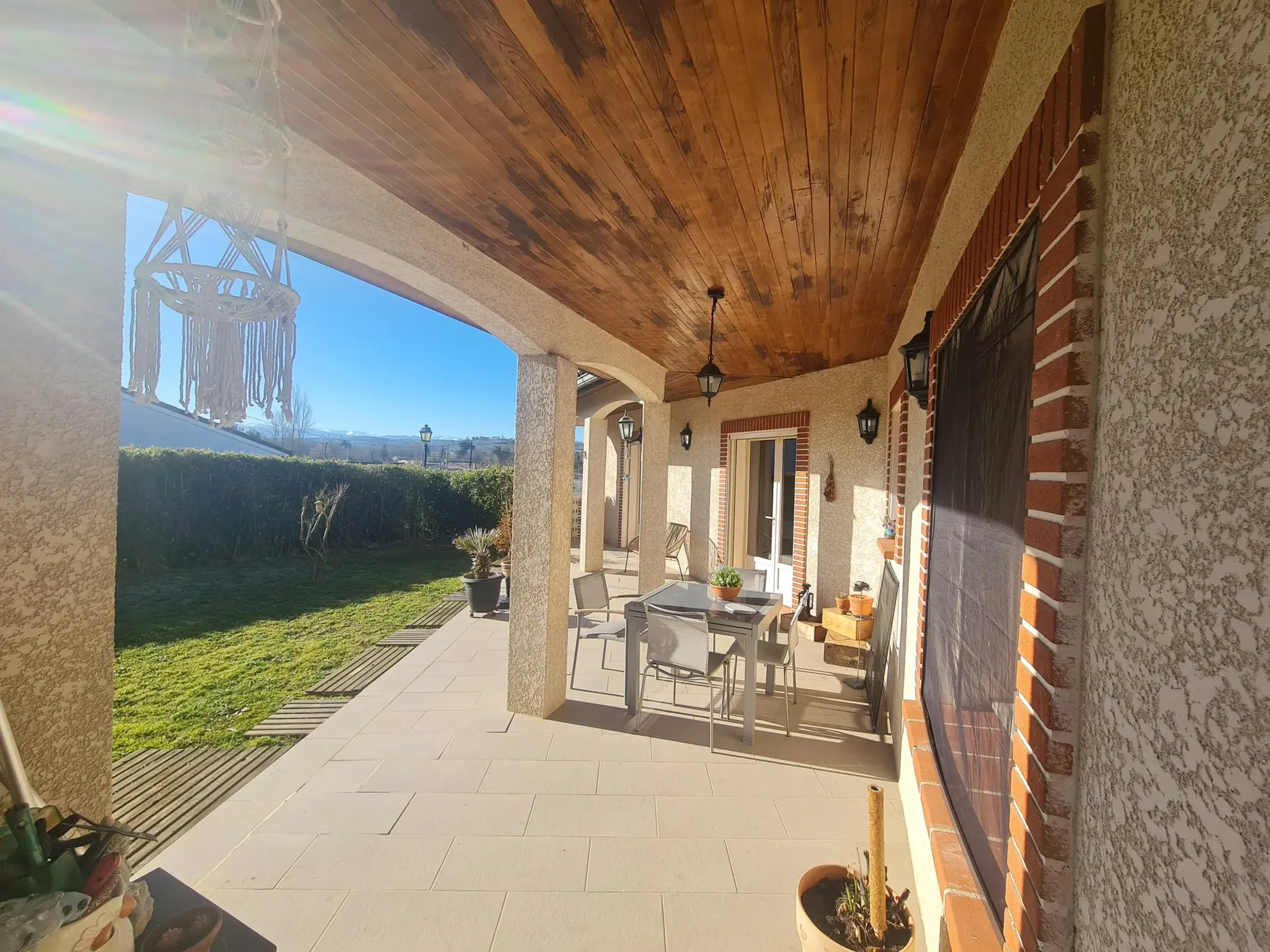 Villa de 120m² avec piscine et vue Pyrénées au Fossat près de Toulouse 