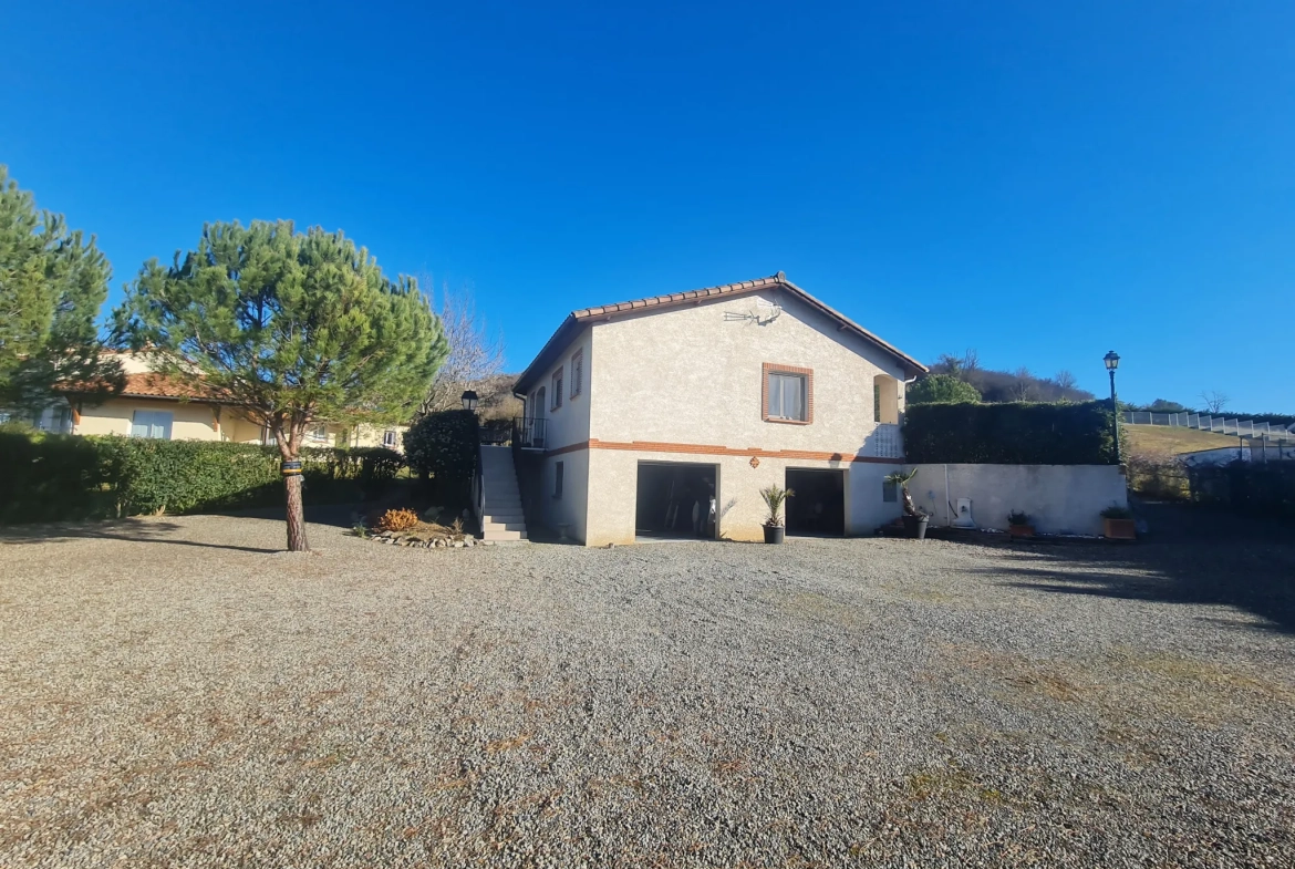Villa de 120m² avec piscine et vue Pyrénées au Fossat près de Toulouse 