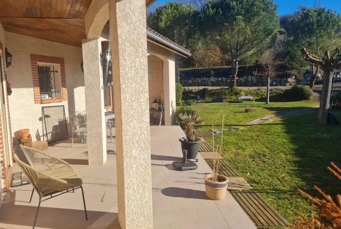Villa de 120m² avec piscine et vue Pyrénées au Fossat près de Toulouse 