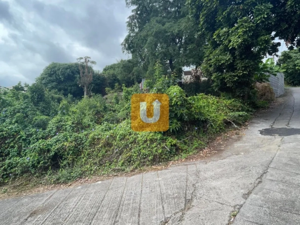 Terrain constructible de 386m² à Saint Paul, Réunion, idéal projet résidentiel
