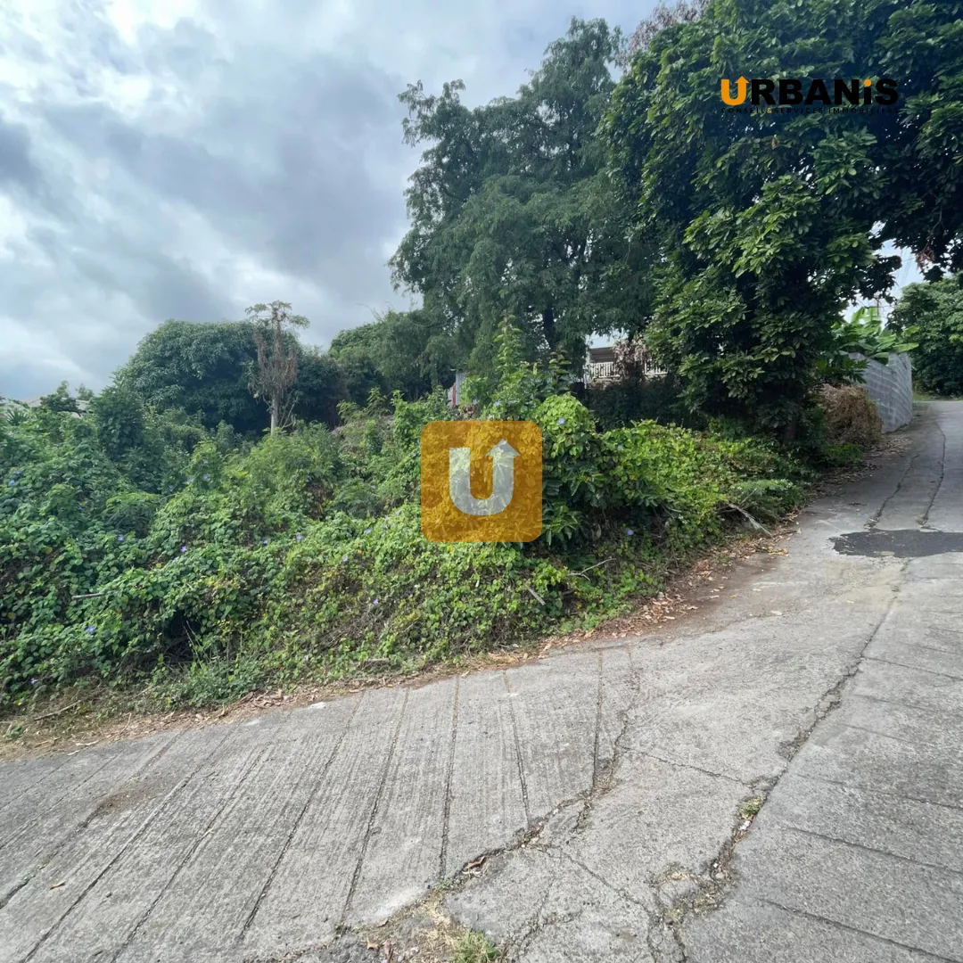 Terrain constructible de 386m² à Saint Paul, Réunion, idéal projet résidentiel 