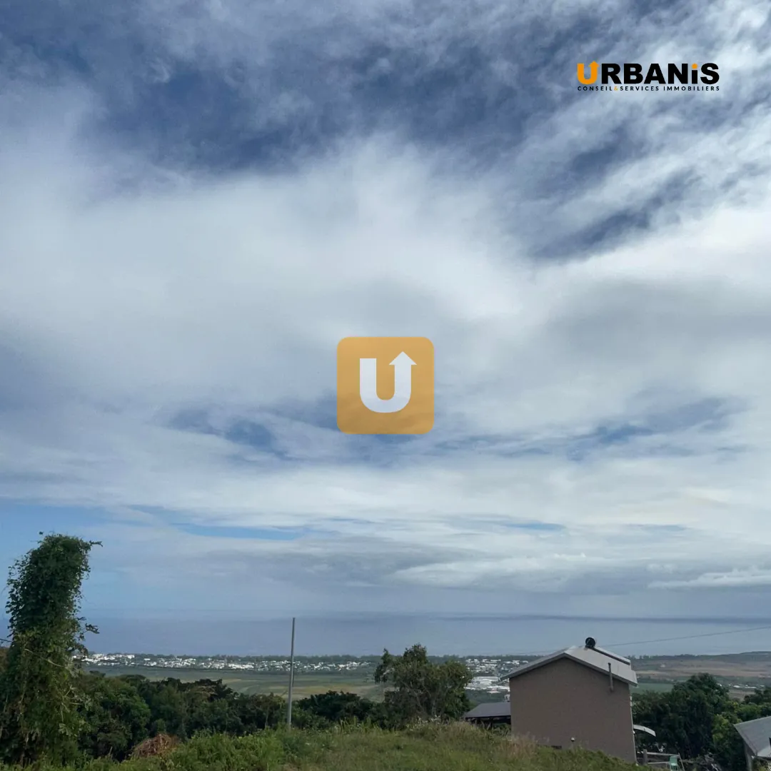 Terrain constructible de 386m² à Saint Paul, Réunion, idéal projet résidentiel 