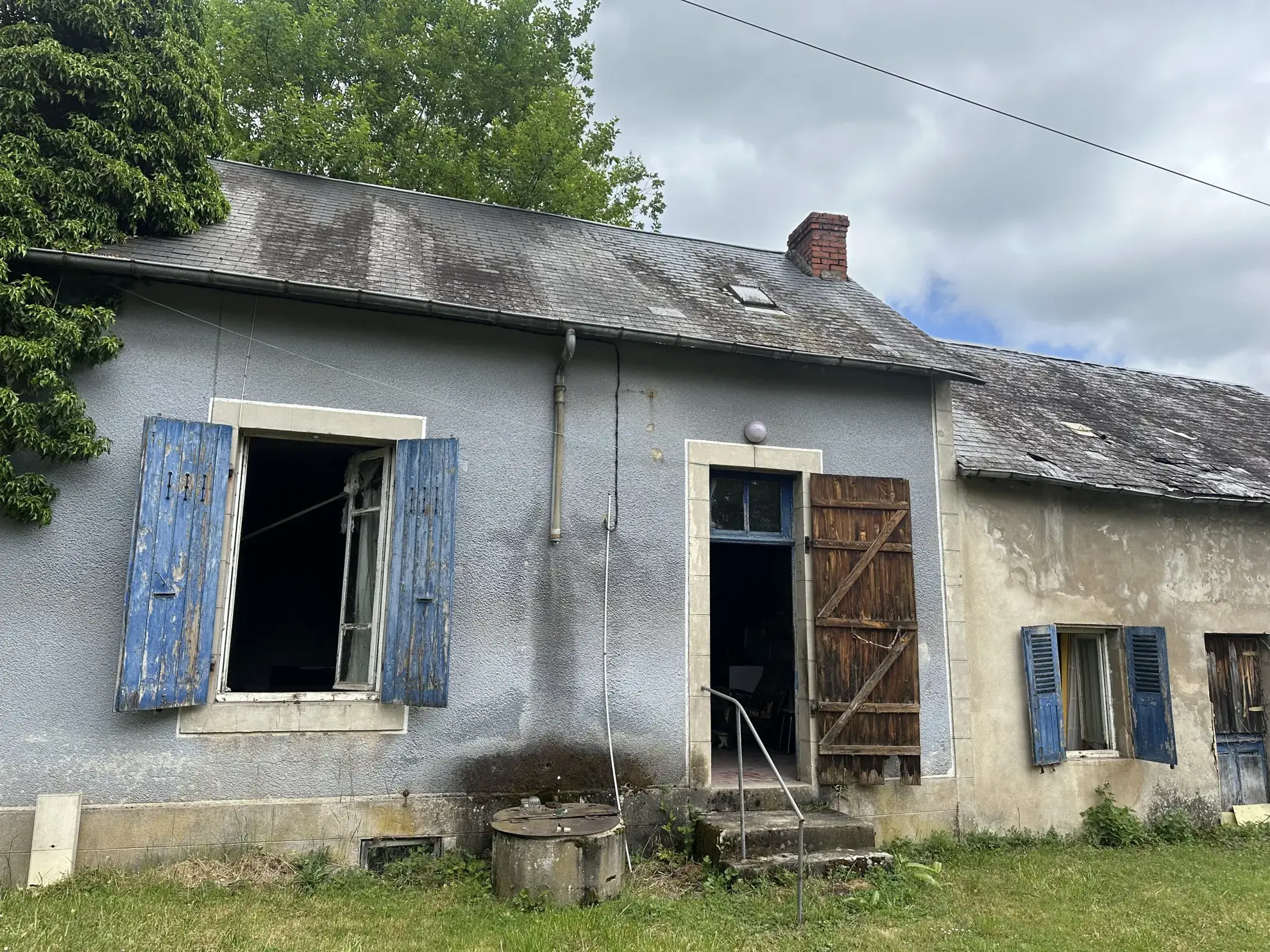 Terrain constructible à vendre à St Légier des Vignes avec maison à rénover 