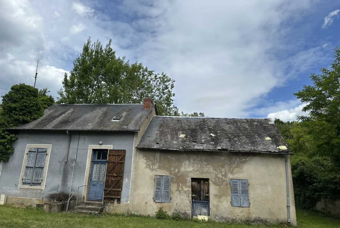 Terrain constructible à vendre à St Légier des Vignes avec maison à rénover 