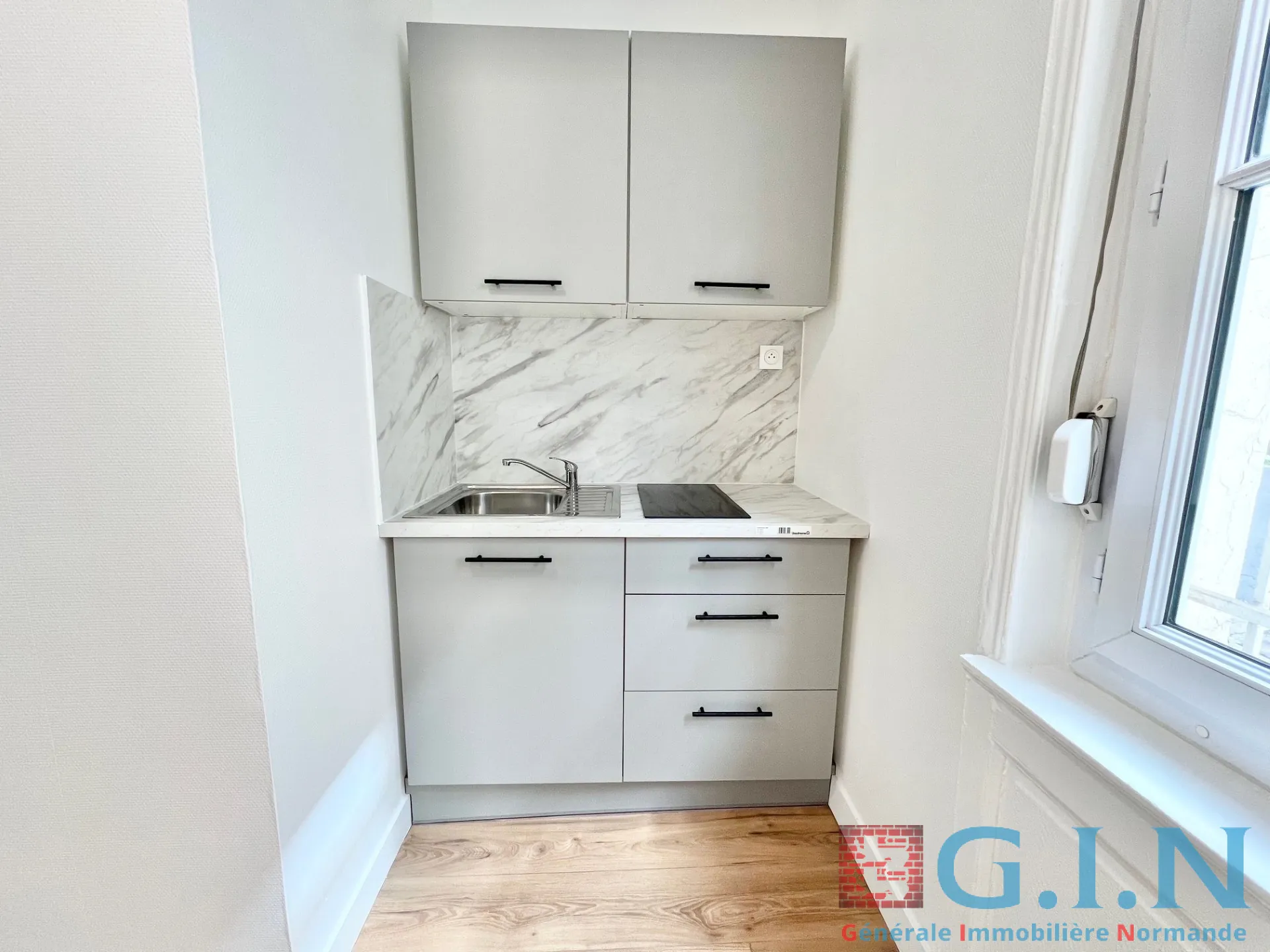 Studio rénové de 17,37 m² à Rouen proche du Vieux Marché 