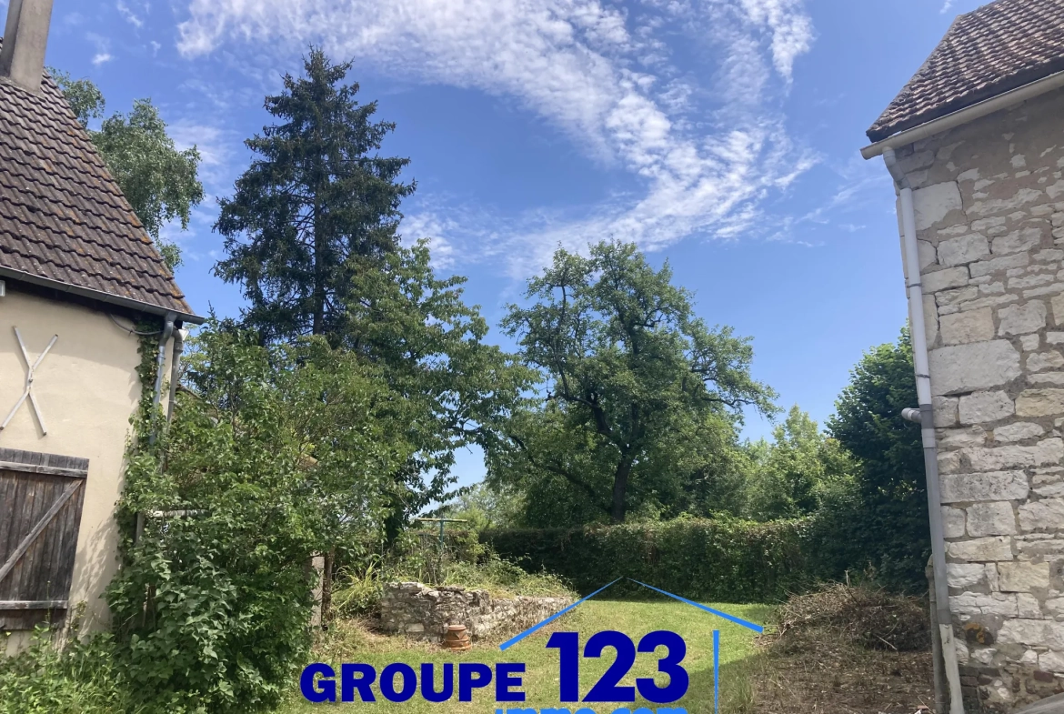 Maison de 103 m² avec grand terrain et potentiel à Saint Maurice le Vieil 