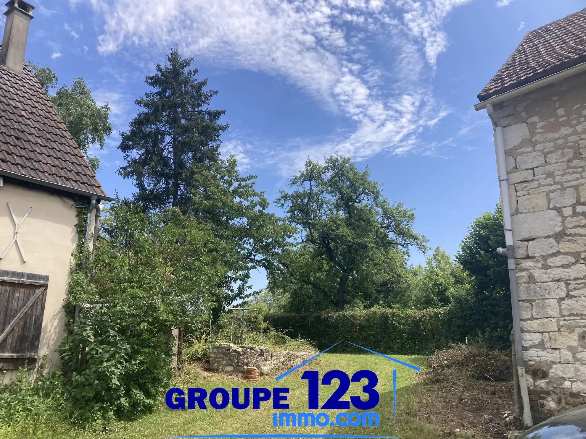 Maison de 103 m² avec grand terrain et potentiel à Saint Maurice le Vieil 
