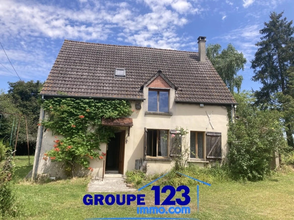 Maison de 103 m² avec grand terrain et potentiel à Saint Maurice le Vieil