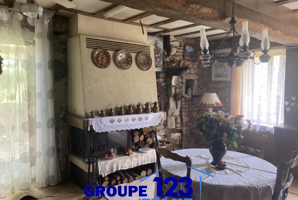 Maison de 103 m² avec grand terrain et potentiel à Saint Maurice le Vieil 