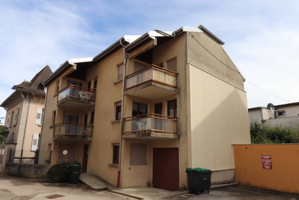 Appartement T3 à Pontarlier center-ville avec parking et cave – Opportunité d'investissement 
