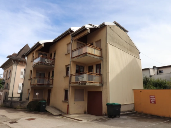 Appartement T3 à Pontarlier center-ville avec parking et cave – Opportunité d'investissement