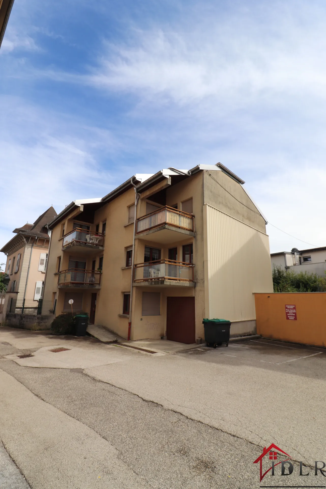 Appartement T3 à Pontarlier center-ville avec parking et cave – Opportunité d'investissement 