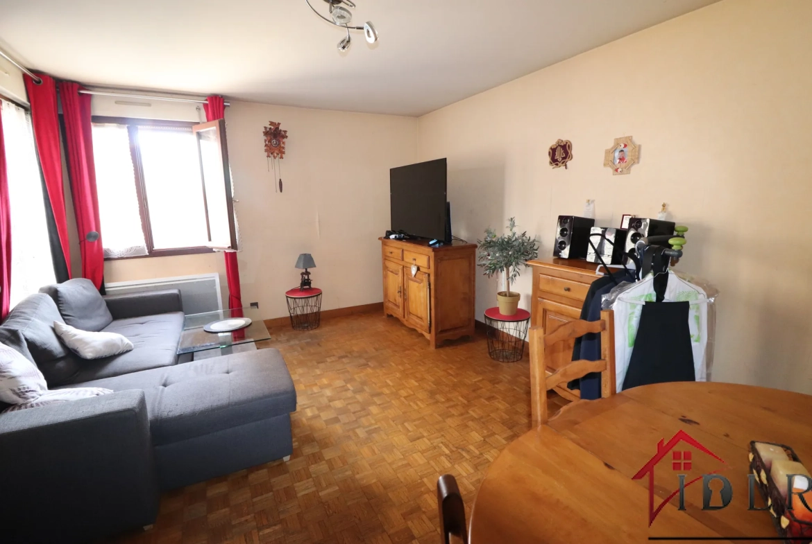 Appartement T3 à Pontarlier center-ville avec parking et cave – Opportunité d'investissement 