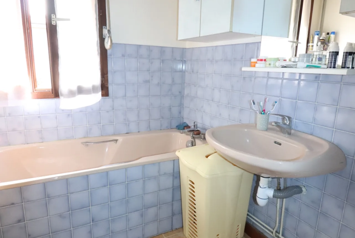 Appartement T3 à Pontarlier center-ville avec parking et cave – Opportunité d'investissement 