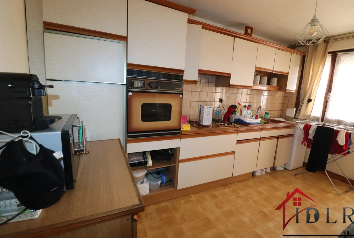Appartement T3 à Pontarlier center-ville avec parking et cave – Opportunité d'investissement 