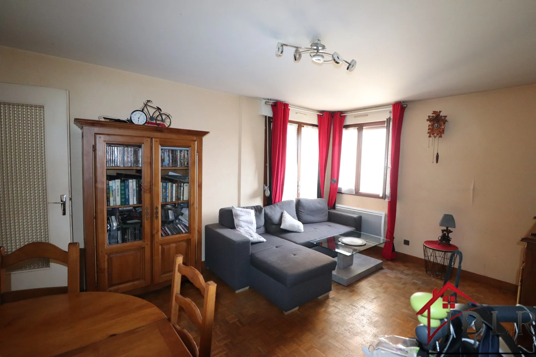 Appartement T3 à Pontarlier center-ville avec parking et cave – Opportunité d'investissement 