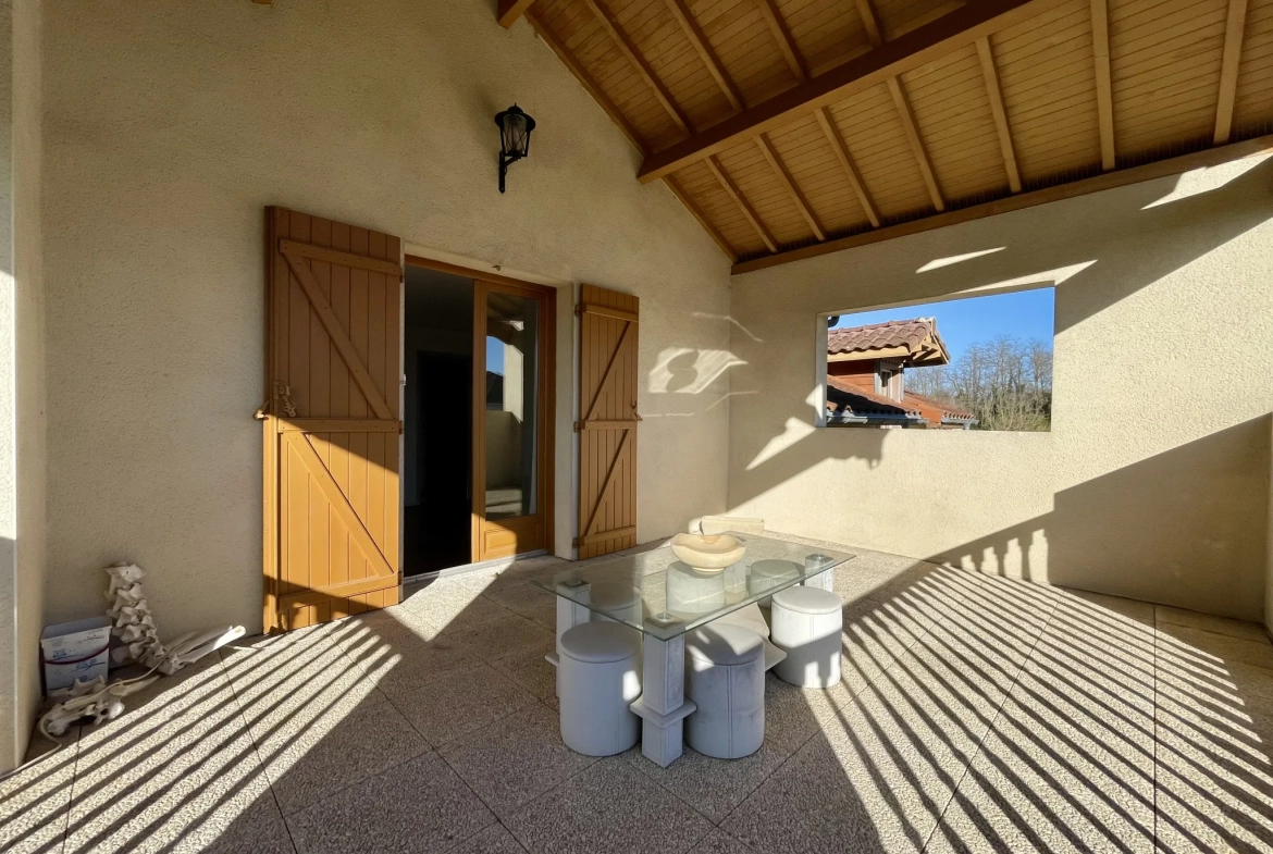 Maison 5 chambres à Vic-en-Bigorre avec véranda et garage 