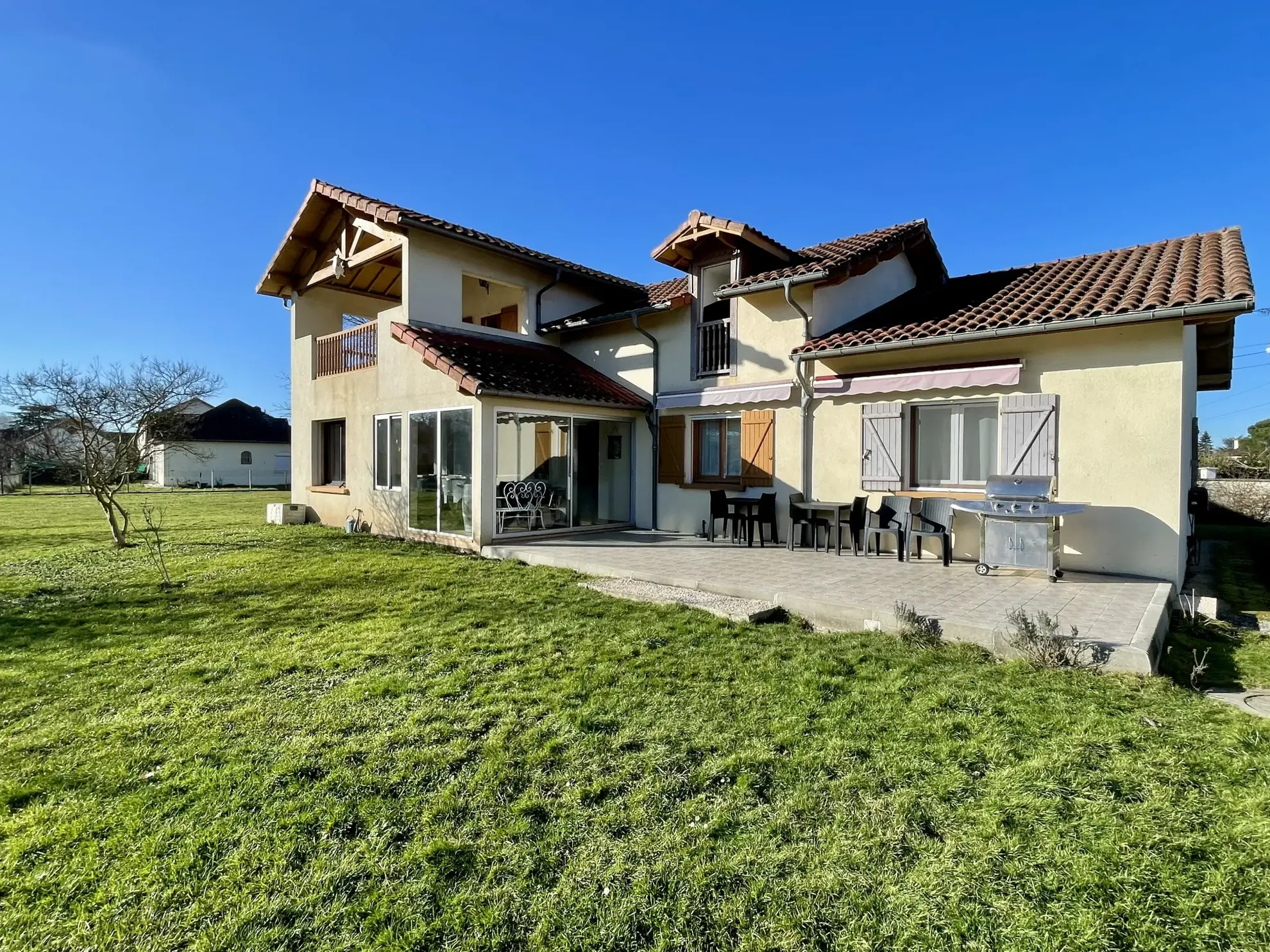Maison 5 chambres à Vic-en-Bigorre avec véranda et garage 
