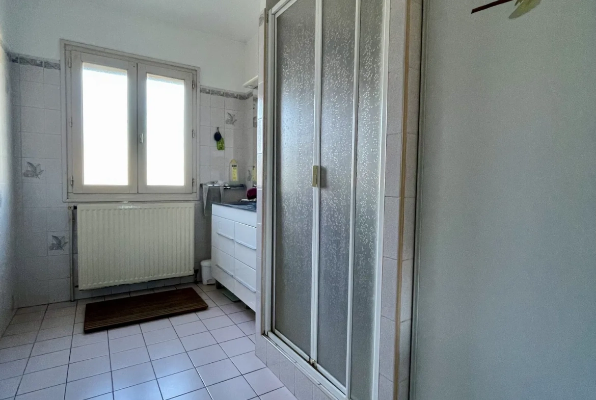 Maison 5 chambres à Vic-en-Bigorre avec véranda et garage 
