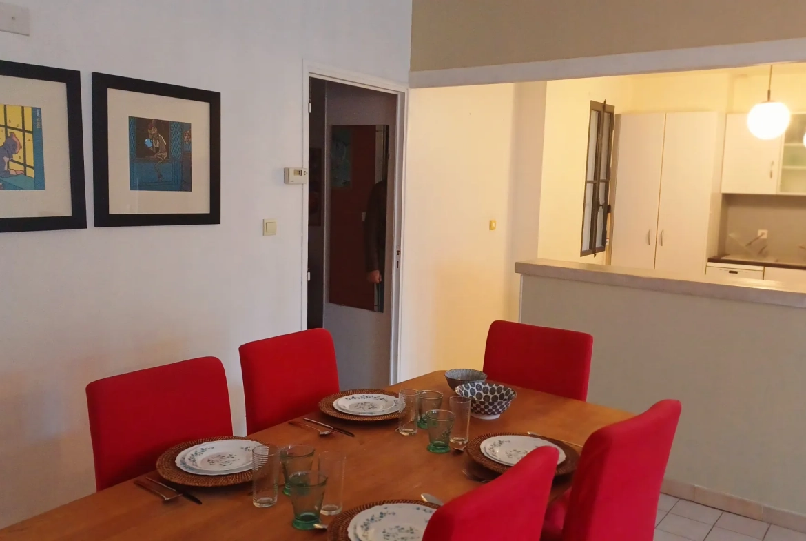 Appartement de caractère de 102 m² à Nîmes Gambetta avec cave et faibles charges 