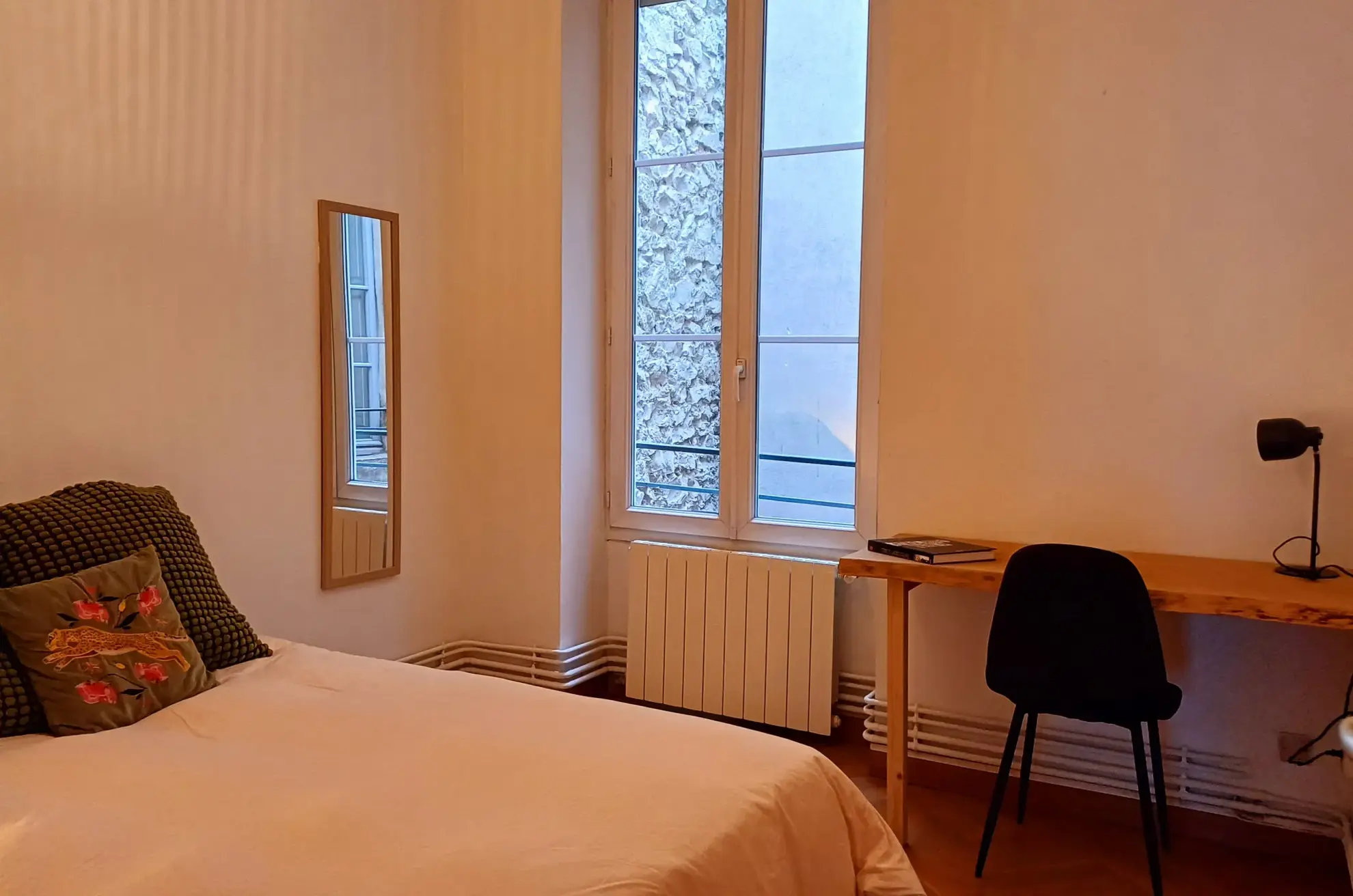 Appartement de caractère de 102 m² à Nîmes Gambetta avec cave et faibles charges 