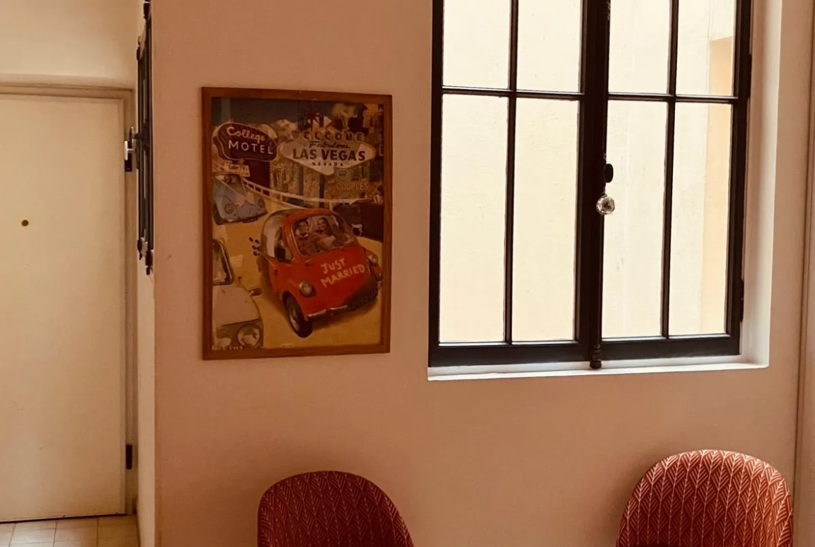 Appartement de caractère de 102 m² à Nîmes Gambetta avec cave et faibles charges 