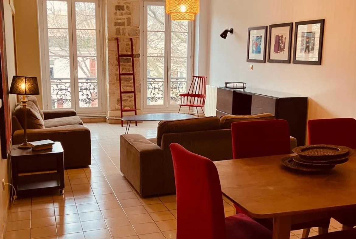 Appartement de caractère de 102 m² à Nîmes Gambetta avec cave et faibles charges 