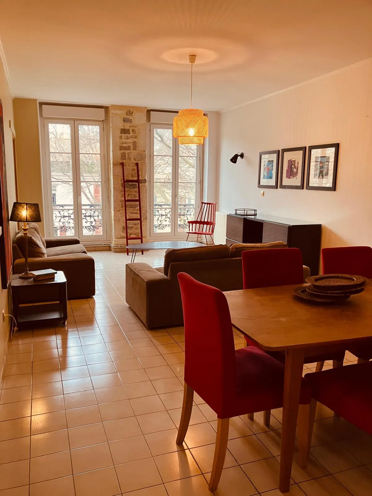 Appartement de caractère de 102 m² à Nîmes Gambetta avec cave et faibles charges 