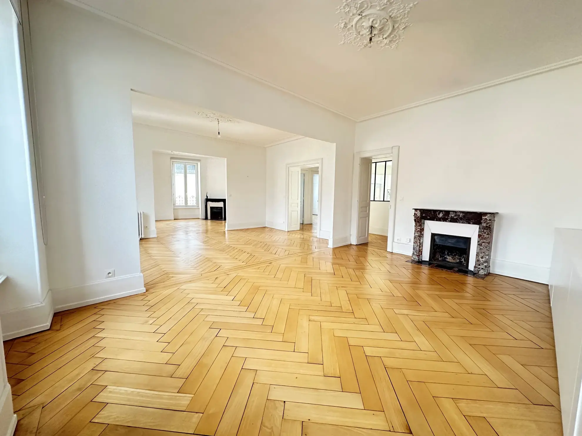 Appartement haussmannien rénové de 151 m² à Belfort proche centre-ville 