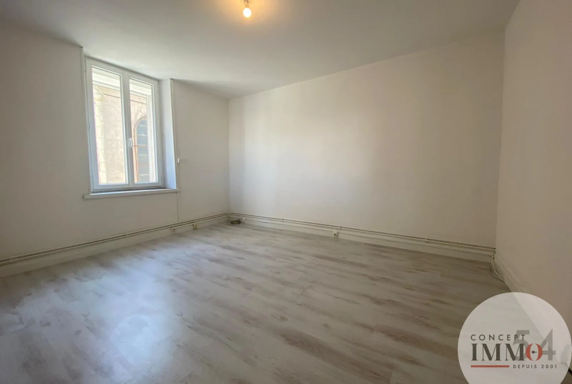 Immeuble de rapport à Pompey avec 2 appartements rénovés et revenu locatif de 15 840 €/an 
