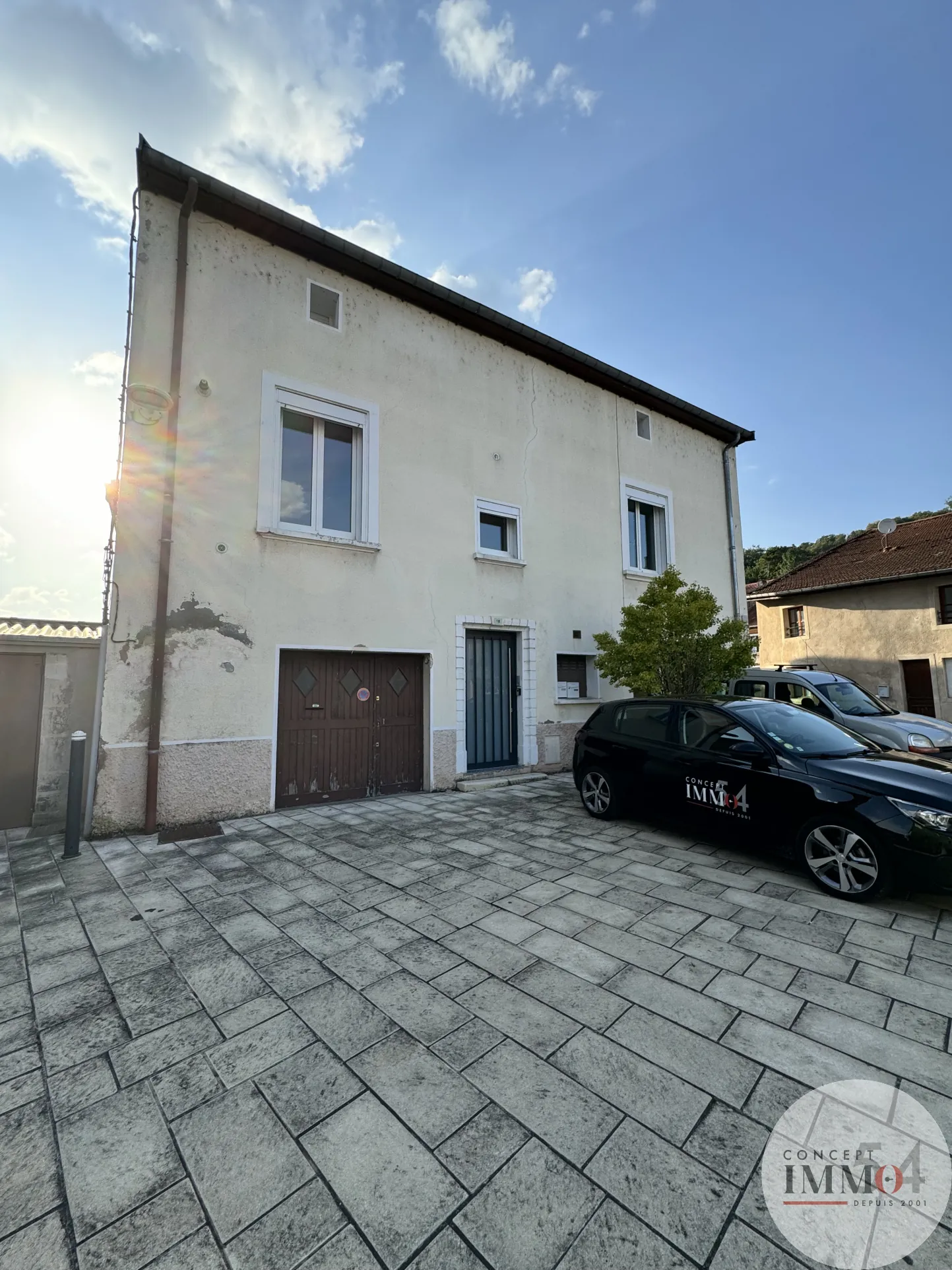 Immeuble de rapport à Pompey avec 2 appartements rénovés et revenu locatif de 15 840 €/an 