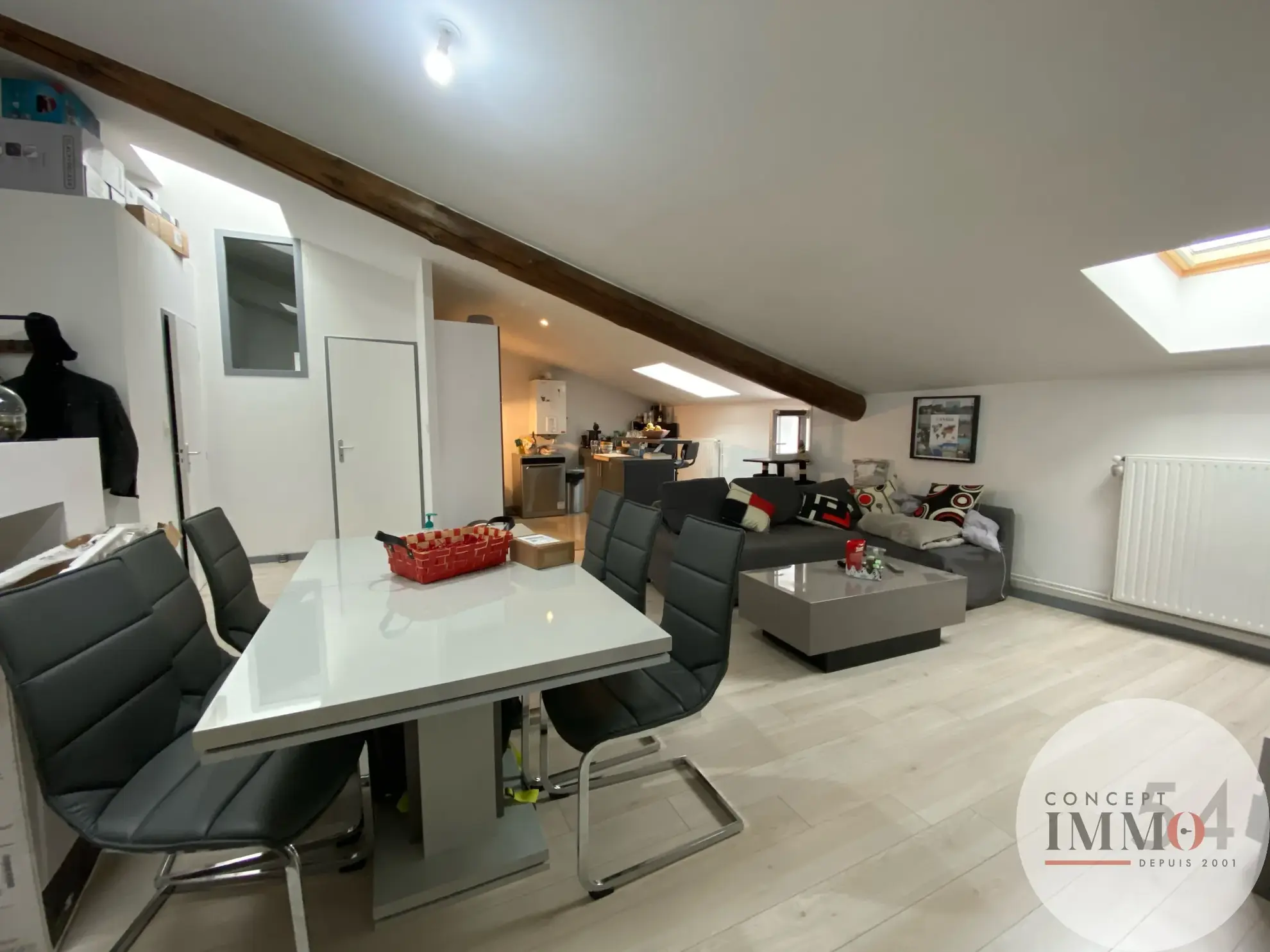 Immeuble de rapport à Pompey avec 2 appartements rénovés et revenu locatif de 15 840 €/an 