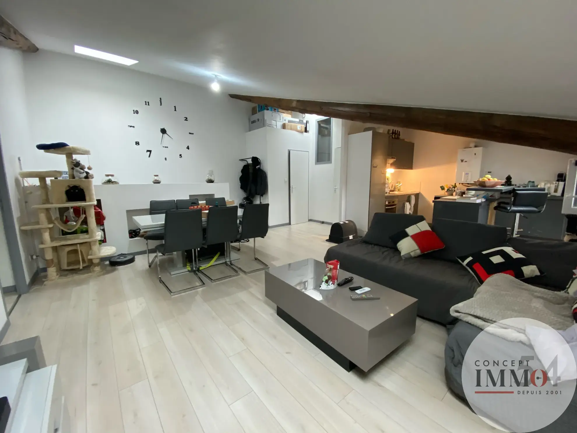 Immeuble de rapport à Pompey avec 2 appartements rénovés et revenu locatif de 15 840 €/an 