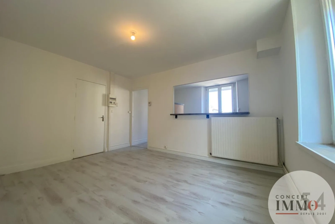 Immeuble de rapport à Pompey avec 2 appartements rénovés et revenu locatif de 15 840 €/an 