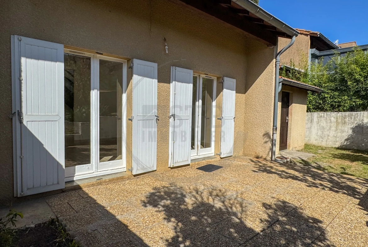 Maison mitoyenne de 89m² avec garage à Privas, Ardèche, secteur calme 