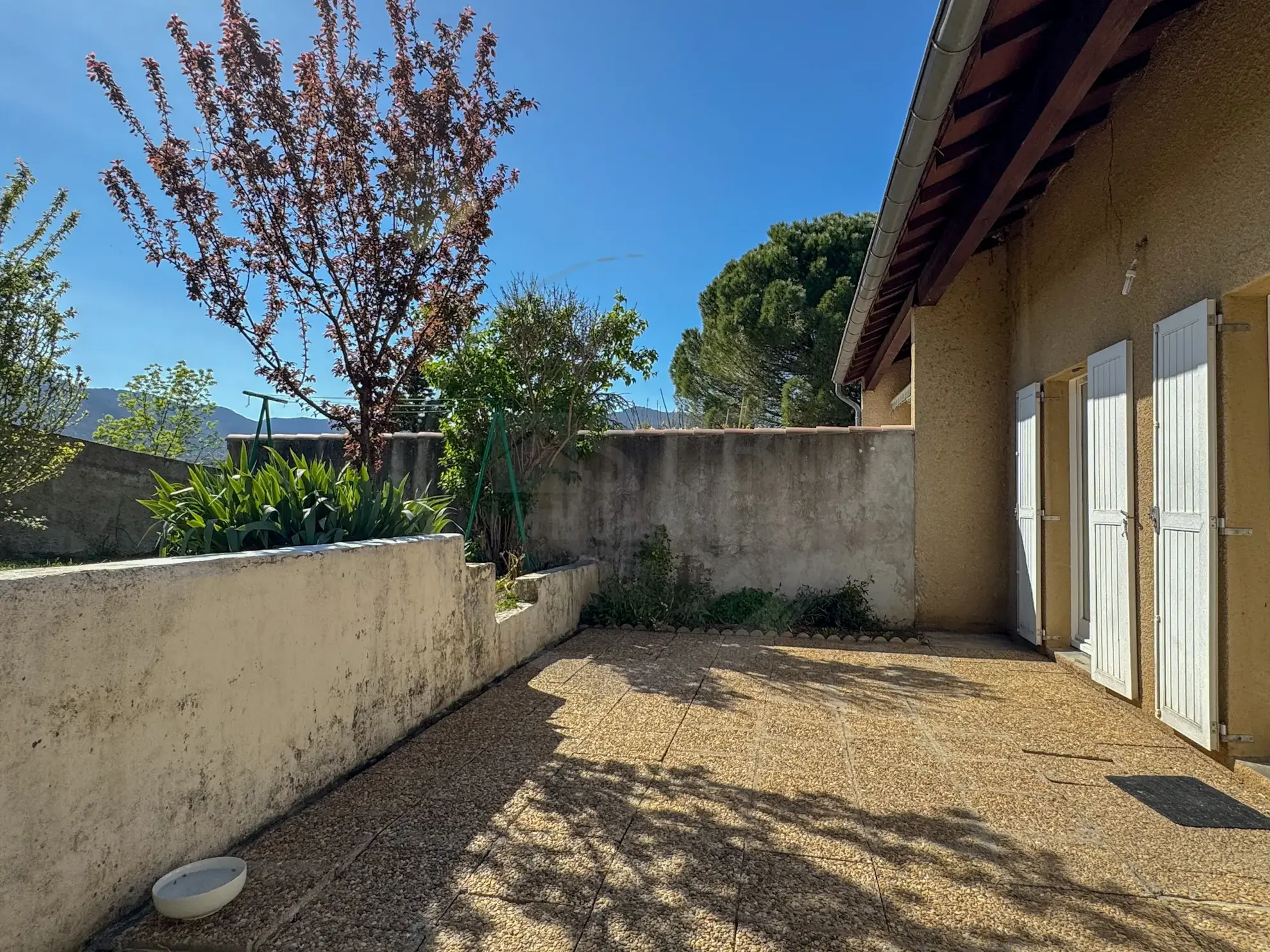 Maison mitoyenne de 89m² avec garage à Privas, Ardèche, secteur calme 