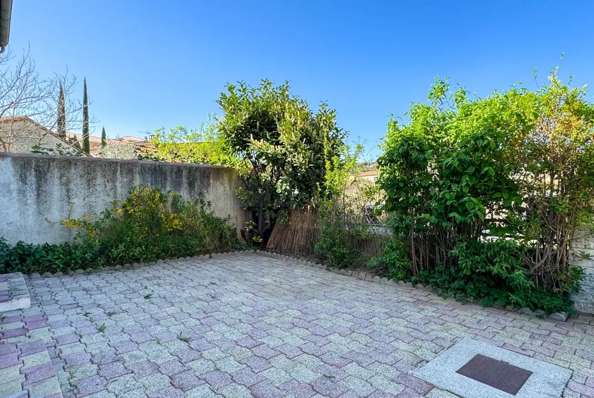 Maison mitoyenne de 89m² avec garage à Privas, Ardèche, secteur calme 