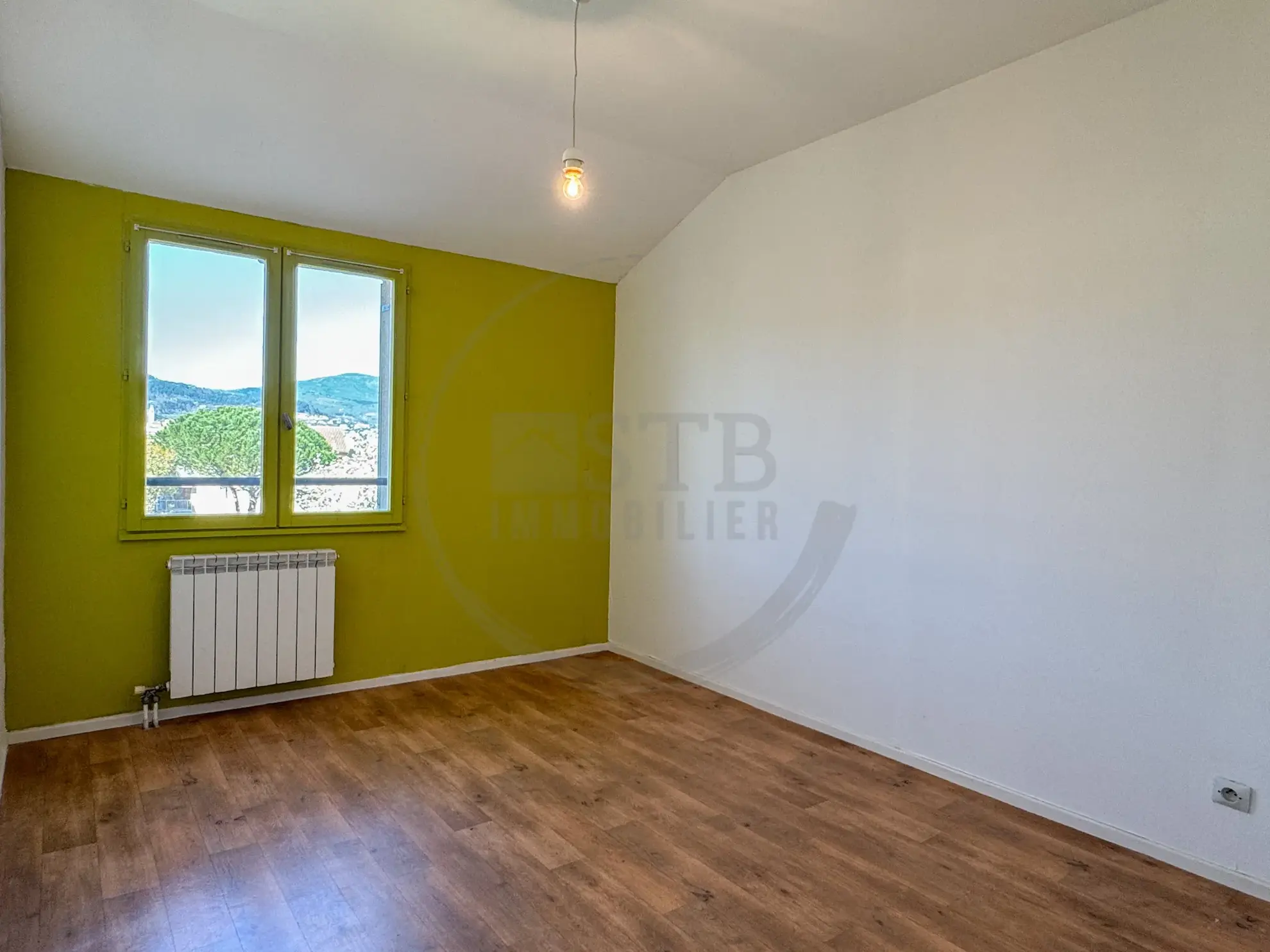 Maison mitoyenne de 89m² avec garage à Privas, Ardèche, secteur calme 