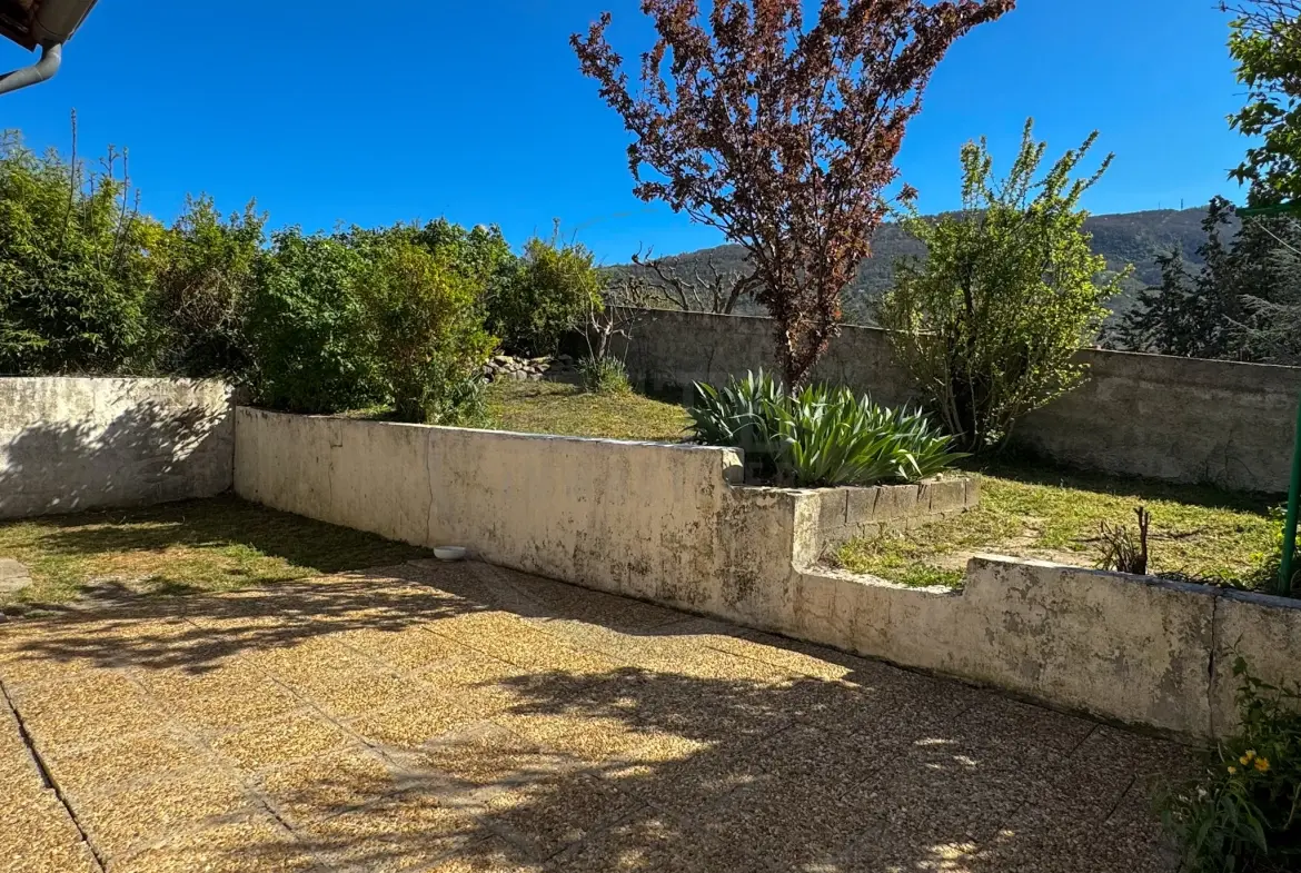 Maison mitoyenne de 89m² avec garage à Privas, Ardèche, secteur calme 