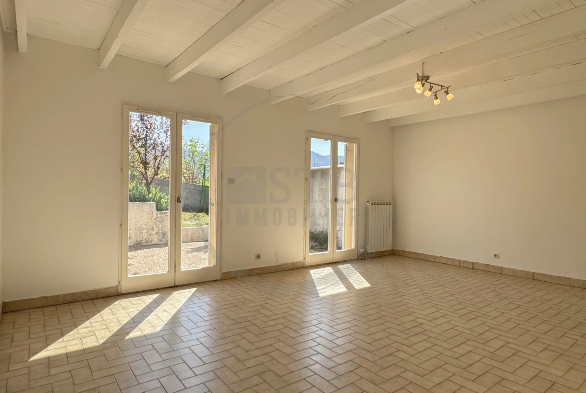 Maison mitoyenne de 89m² avec garage à Privas, Ardèche, secteur calme 